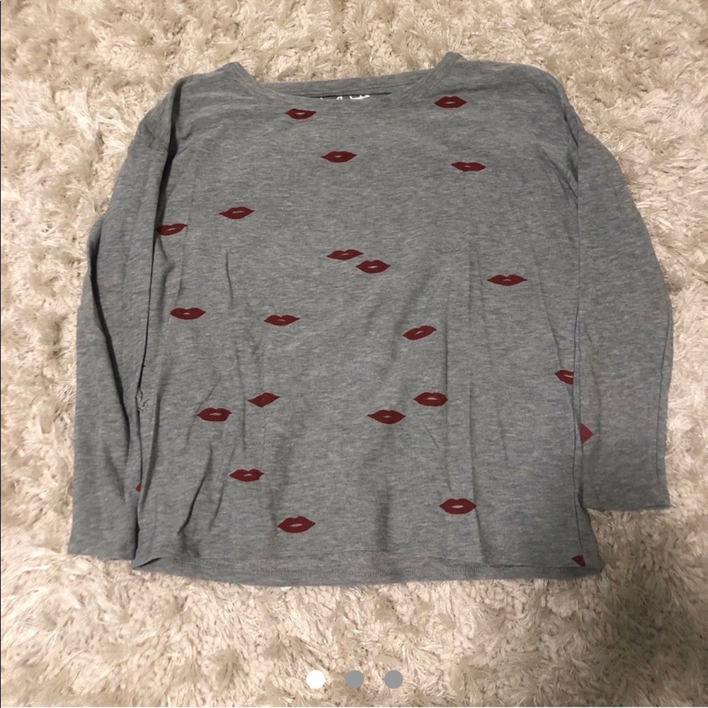 lip print chaser sweatshirt